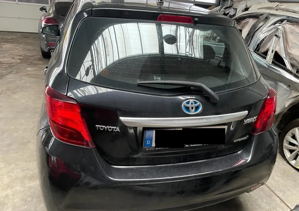 Toyota Yaris cena 26700 przebieg: 79300, rok produkcji 2015 z Łódź małe 407